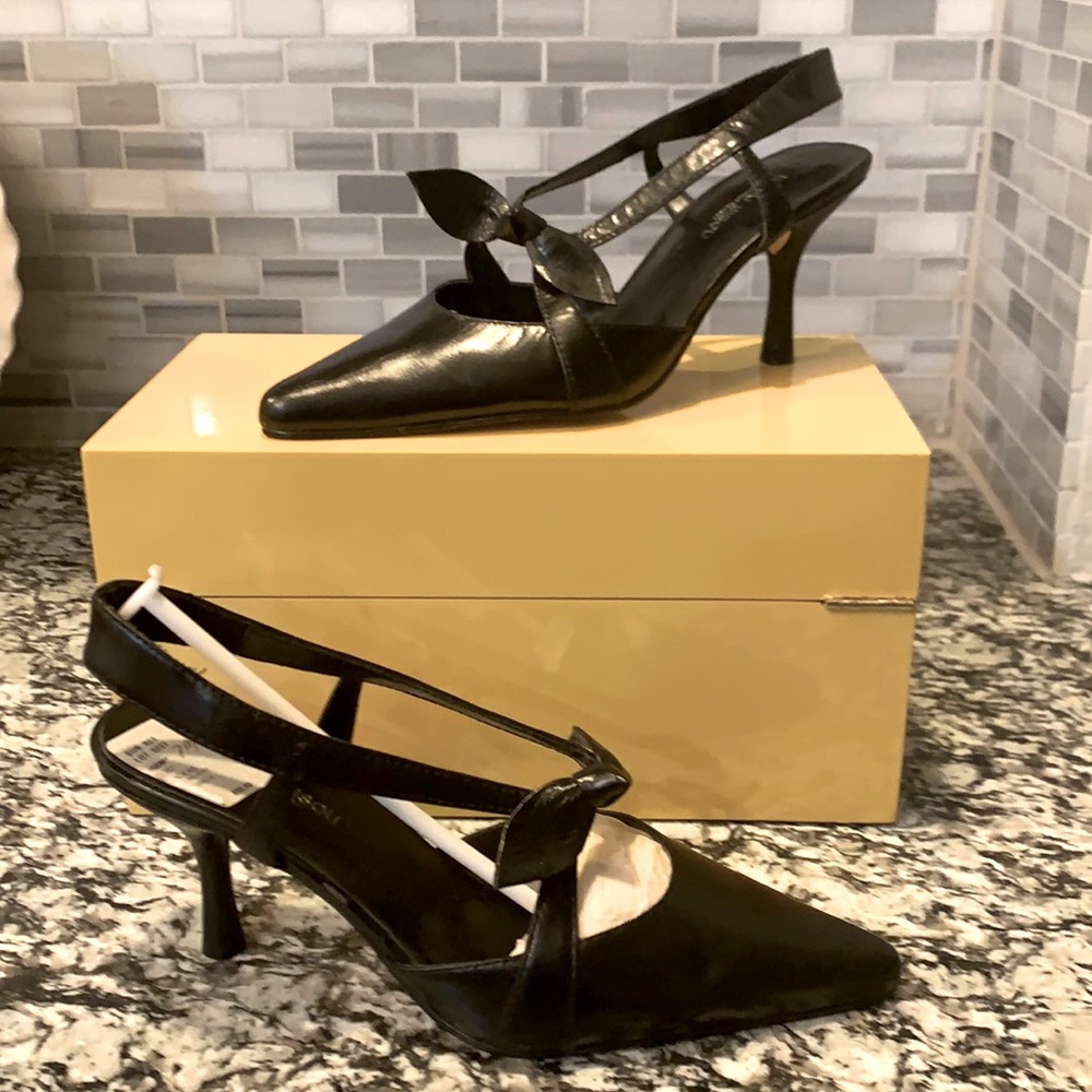 Bisou Bisou Flirty Black Leather Pumps